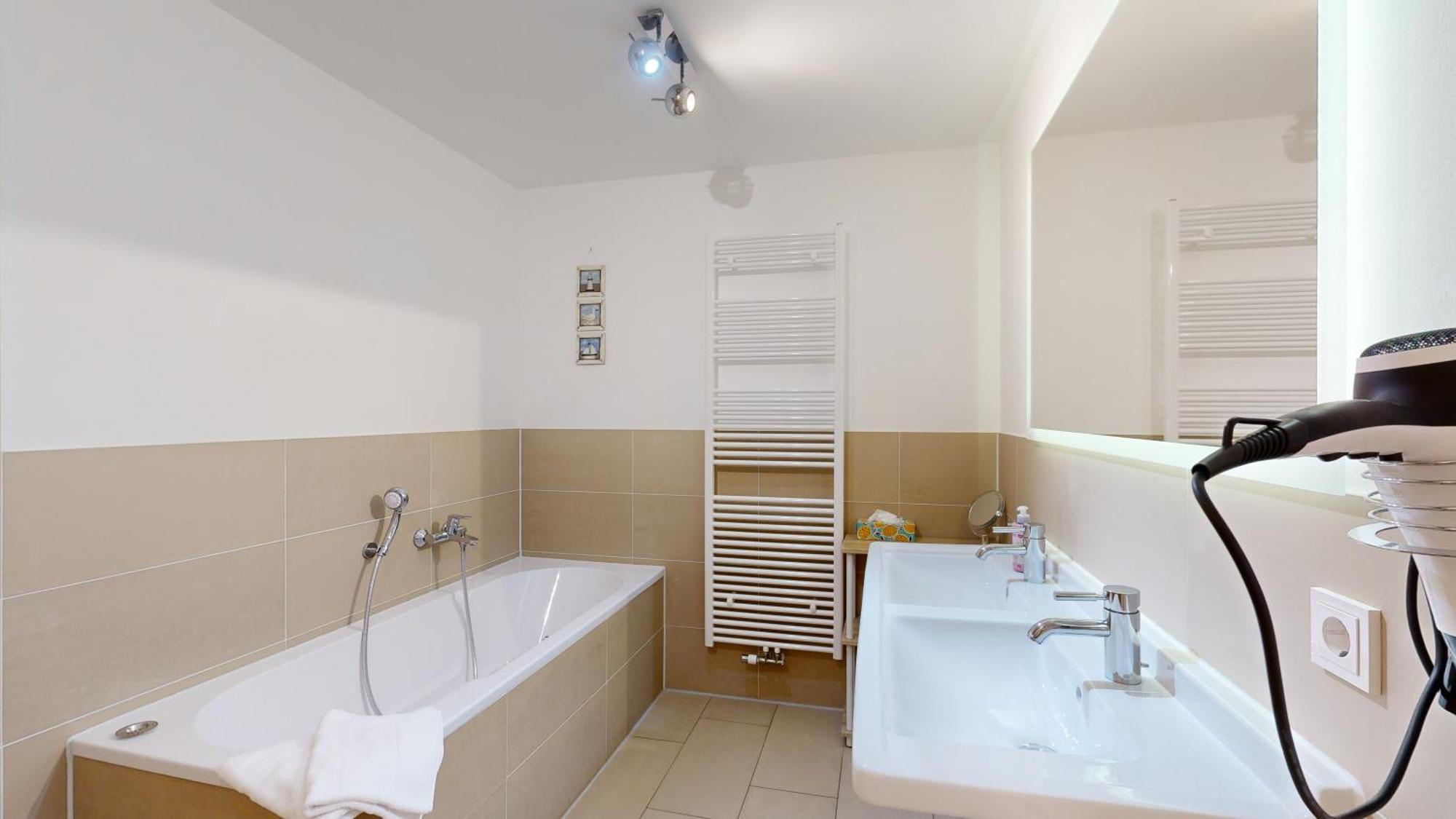 Strandnahe Fewos Mit Terrasse Oder Dachterrasse, Strandhaus Seeblick, Apartment